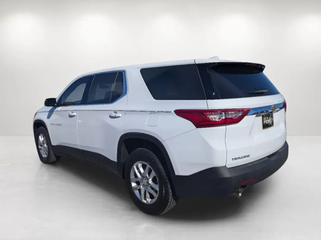 2020 /Jet Black Chevrolet Traverse LS (1GNERFKWXLJ) with an Gas V6 3.6L/217 engine, 9-Speed Automatic transmission, located at 5115 14th Ave., Columbus, GA, 31904, (706) 323-0345, 32.511494, -84.971046 - 2020 Chevrolet Traverse LS - Photo#7
