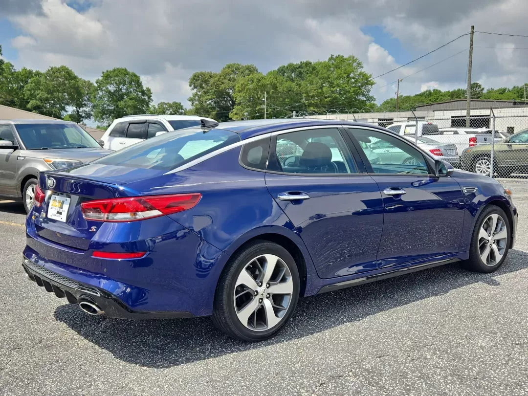 2019 /Black Kia Optima S (5XXGT4L33KG) with an Other engine, located at 5115 14th Ave., Columbus, GA, 31904, (706) 323-0345, 32.511494, -84.971046 - **2019 Kia Optima - Your Ideal Sedan for Comfort and Adventure!**<br /> <br /> Are you ready to elevate your daily commute or weekend road trips? Look no further than this stunning 2019 Kia Optima, available now at Gils Auto - Columbus! Perfect for budget-conscious buyers and growing families alike, - Photo#4