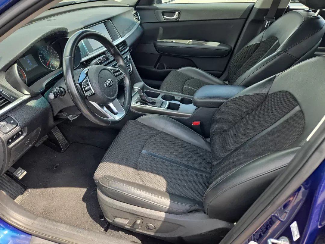 2019 /Black Kia Optima S (5XXGT4L33KG) with an Other engine, located at 5115 14th Ave., Columbus, GA, 31904, (706) 323-0345, 32.511494, -84.971046 - **2019 Kia Optima - Your Ideal Sedan for Comfort and Adventure!**<br /> <br /> Are you ready to elevate your daily commute or weekend road trips? Look no further than this stunning 2019 Kia Optima, available now at Gils Auto - Columbus! Perfect for budget-conscious buyers and growing families alike, - Photo#11