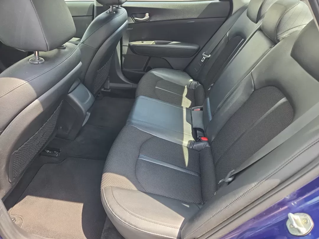 2019 /Black Kia Optima S (5XXGT4L33KG) with an Other engine, located at 5115 14th Ave., Columbus, GA, 31904, (706) 323-0345, 32.511494, -84.971046 - **2019 Kia Optima - Your Ideal Sedan for Comfort and Adventure!**<br /> <br /> Are you ready to elevate your daily commute or weekend road trips? Look no further than this stunning 2019 Kia Optima, available now at Gils Auto - Columbus! Perfect for budget-conscious buyers and growing families alike, - Photo#12
