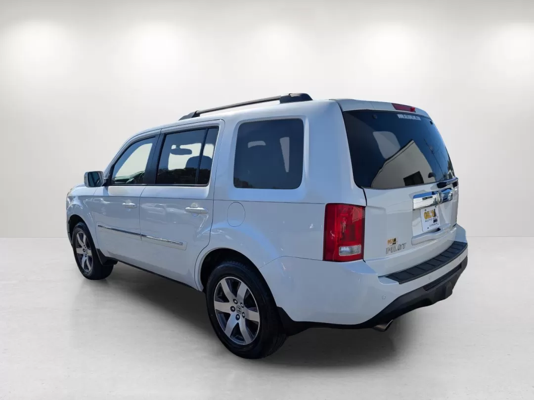 2013 Honda Pilot Touring (5FNYF3H95DB) with an Other engine, located at 804 22nd Ave, Phenix City, AL, 36870, (334) 297-1860, 32.484749, -85.024475 - **Discover the 2013 Honda Pilot Touring Your Ultimate Family Adventurer at Gils Auto in Phenix City!**<br /> <br /> Are you ready to elevate your family adventures or elevate your daily commute? The 2013 Honda Pilot Touring is the perfect SUV for those who value space, comfort, and reliability. Wit - Photo#6