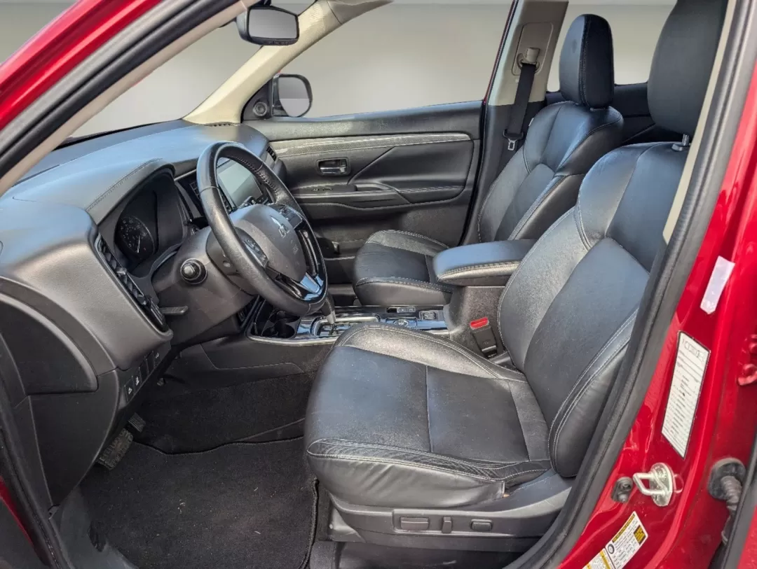 2020 Mitsubishi Outlander SEL (JA4AZ3A35LZ) with an Other engine, located at 1430 Gateway Drive, Opelika, AL, 36801, (334) 239-0944, 32.637871, -85.409790 - **Adventure Awaits with This 2020 Mitsubishi Outlander SEL Perfect for Family Road Trips or Daily Commuting!**<br /> <br /> Are you ready to elevate your driving experience? The 2020 Mitsubishi Outlander SEL is the ideal SUV for families and adventurers alike, blending comfort, versatility, and cut - Photo#9