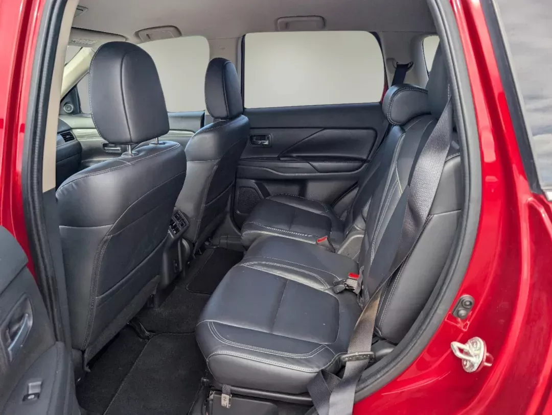 2020 Mitsubishi Outlander SEL (JA4AZ3A35LZ) with an Regular Unleaded I-4 2.4 L/144 engine, 1-Speed CVT w/OD transmission, located at 5115 14th Ave., Columbus, GA, 31904, (706) 323-0345, 32.511494, -84.971046 - 2020 Mitsubishi Outlander SEL - Photo#11