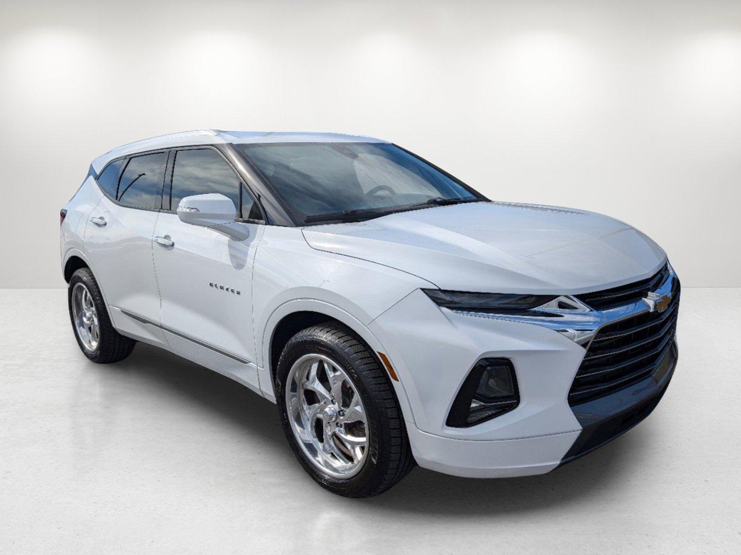 2019 /Jet Black/Maple Sugar Chevrolet Blazer Premier (3GNKBFRS2KS) with an Gas V6 3.6L/ engine, 9-Speed Automatic transmission, located at 1430 Gateway Drive, Opelika, AL, 36801, (334) 239-0944, 32.637871, -85.409790 - 2019 Chevrolet Blazer Premier - Photo#2