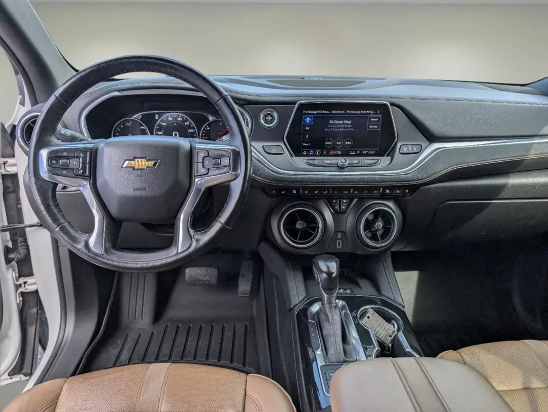 2019 /Jet Black/Maple Sugar Chevrolet Blazer Premier (3GNKBFRS2KS) with an Gas V6 3.6L/ engine, 9-Speed Automatic transmission, located at 1430 Gateway Drive, Opelika, AL, 36801, (334) 239-0944, 32.637871, -85.409790 - 2019 Chevrolet Blazer Premier - Photo#11