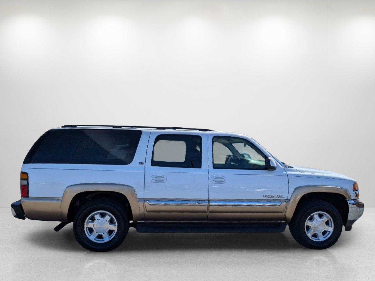 2005 /Neutral/Shale GMC Yukon XL SLT (1GKEC16Z35R) with an Gas V8 5.3L/325 engine, 4-Speed Automatic w/OD transmission, located at 3959 U.S. 80 W, Phenix City, AL, 36870, (334) 297-4885, 32.469296, -85.135185 - 2005 GMC Yukon XL SLT - Photo#4