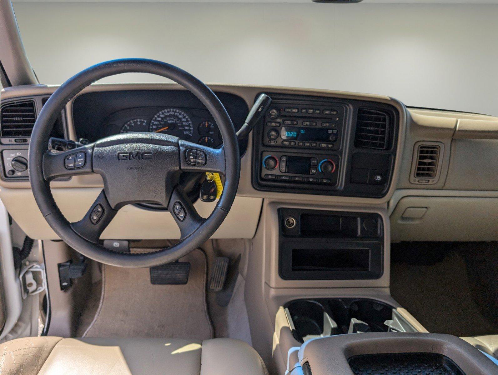 2005 /Neutral/Shale GMC Yukon XL SLT (1GKEC16Z35R) with an Gas V8 5.3L/325 engine, 4-Speed Automatic w/OD transmission, located at 3959 U.S. 80 W, Phenix City, AL, 36870, (334) 297-4885, 32.469296, -85.135185 - 2005 GMC Yukon XL SLT - Photo#12