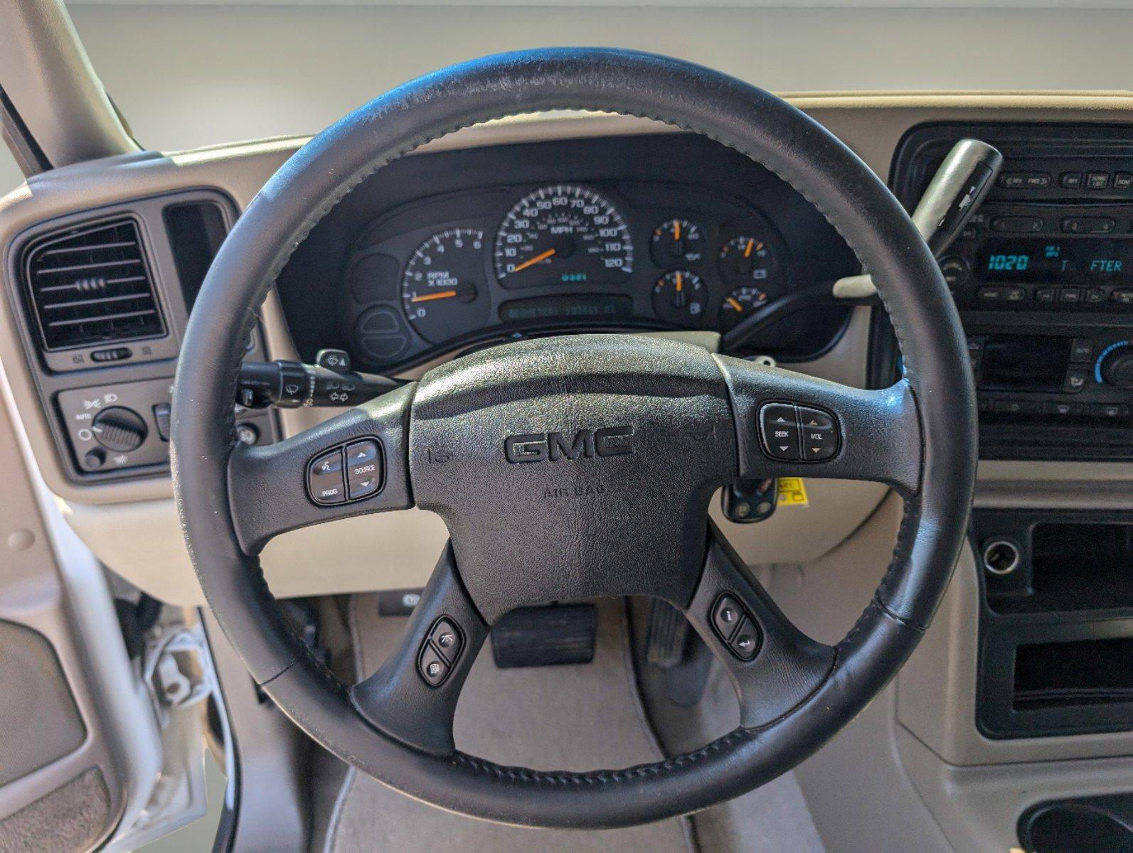 2005 /Neutral/Shale GMC Yukon XL SLT (1GKEC16Z35R) with an Gas V8 5.3L/325 engine, 4-Speed Automatic w/OD transmission, located at 3959 U.S. 80 W, Phenix City, AL, 36870, (334) 297-4885, 32.469296, -85.135185 - 2005 GMC Yukon XL SLT - Photo#16