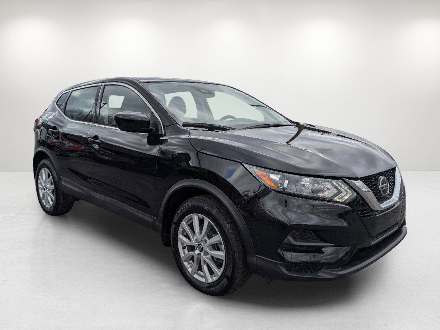 2020 /Charcoal Nissan Rogue Sport S (JN1BJ1CV5LW) with an Regular Unleaded I-4 2.0 L/122 engine, 1-Speed CVT w/OD transmission, located at 3959 U.S. 80 W, Phenix City, AL, 36870, (334) 297-4885, 32.469296, -85.135185 - 2020 Nissan Rogue Sport S - Photo#2