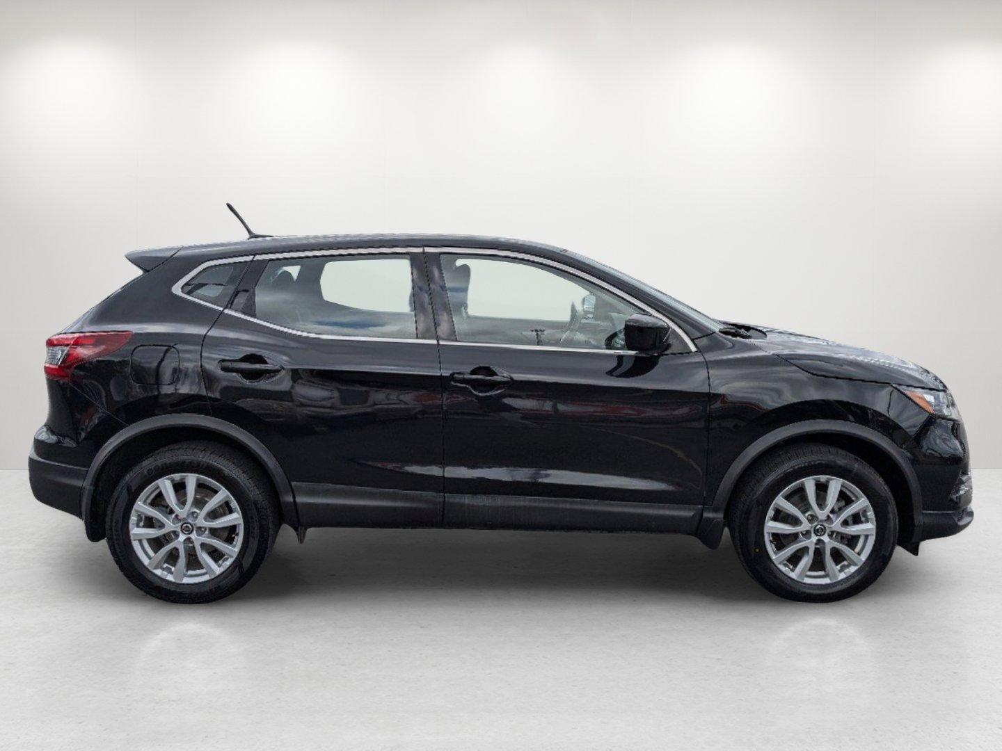 2020 /Charcoal Nissan Rogue Sport S (JN1BJ1CV5LW) with an Regular Unleaded I-4 2.0 L/122 engine, 1-Speed CVT w/OD transmission, located at 3959 U.S. 80 W, Phenix City, AL, 36870, (334) 297-4885, 32.469296, -85.135185 - 2020 Nissan Rogue Sport S - Photo#3