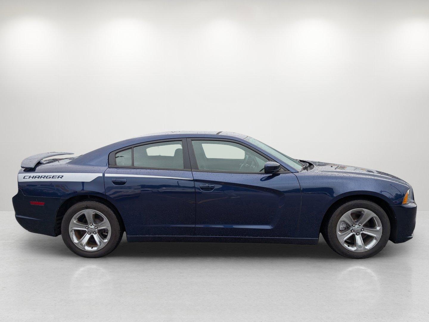 2014 /Black Dodge Charger SE (2C3CDXBGXEH) with an Regular Unleaded V-6 3.6 L/220 engine, 5-Speed Automatic w/OD transmission, located at 3959 U.S. 80 W, Phenix City, AL, 36870, (334) 297-4885, 32.469296, -85.135185 - 2014 Dodge Charger SE - Photo#14