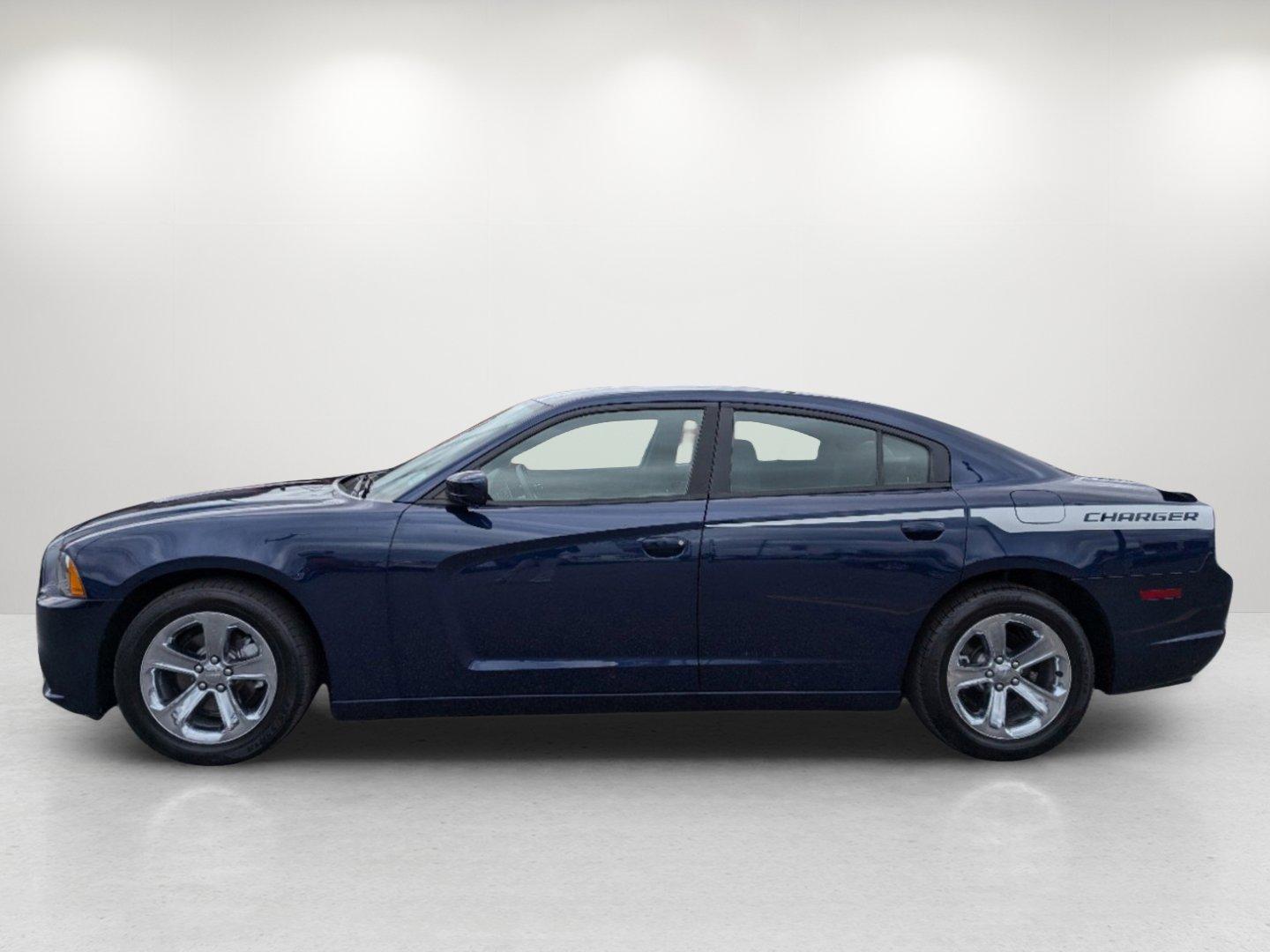 2014 /Black Dodge Charger SE (2C3CDXBGXEH) with an Regular Unleaded V-6 3.6 L/220 engine, 5-Speed Automatic w/OD transmission, located at 804 22nd Ave, Phenix City, AL, 36870, (334) 297-1860, 32.484749, -85.024475 - 2014 Dodge Charger SE - Photo#7