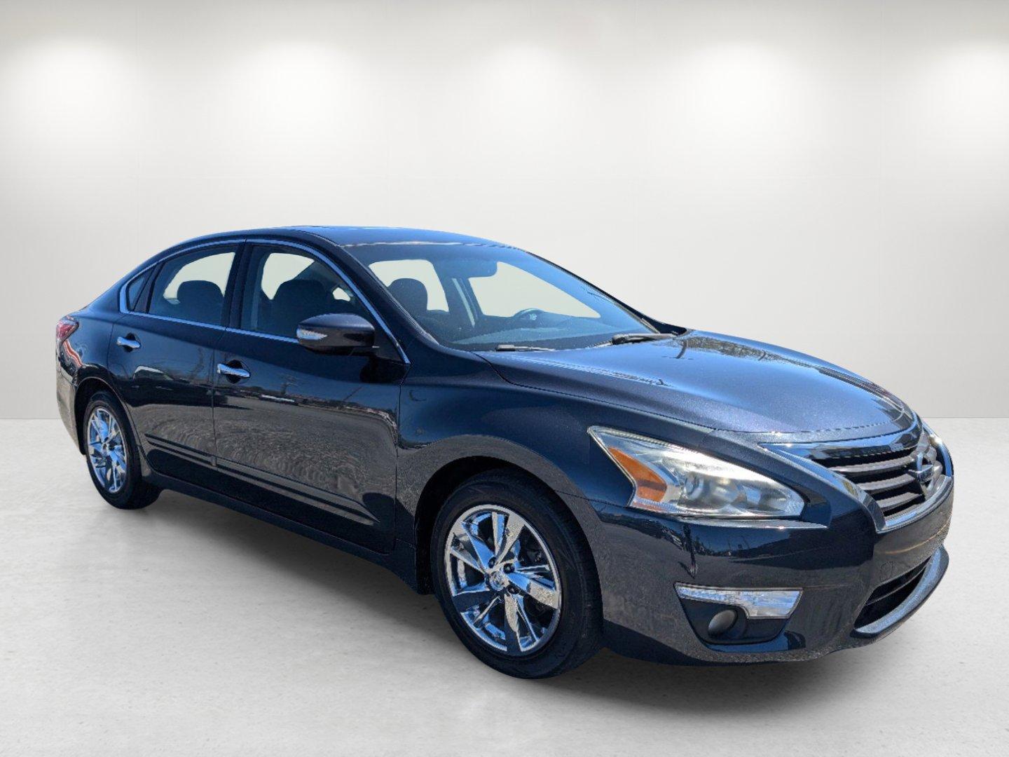 2015 /Charcoal Nissan Altima 2.5 SL (1N4AL3AP7FC) with an Regular Unleaded I-4 2.5 L/152 engine, 1-Speed CVT w/OD transmission, located at 521 Old Farm Lane Rd, Prattville, AL, 36066, (334) 325-1505, 32.482460, -86.416367 - 2015 Nissan Altima 2.5 SL - Photo#2