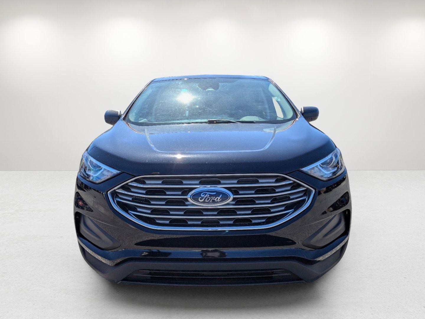 2021 Ford Edge SE (2FMPK3G93MB) with an Intercooled Turbo Premium Unleaded I-4 2.0 L/122 engine, 8-Speed Automatic w/OD transmission, located at 3959 U.S. 80 W, Phenix City, AL, 36870, (334) 297-4885, 32.469296, -85.135185 - 2021 Ford Edge SE - Photo#2