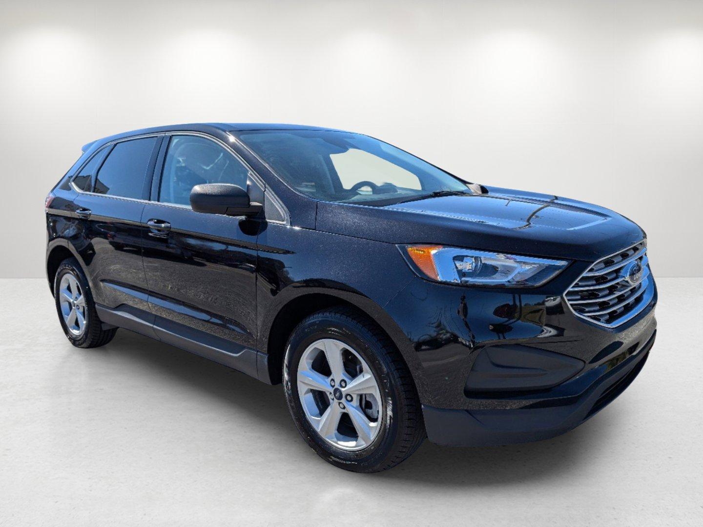 2021 Ford Edge SE (2FMPK3G93MB) with an Intercooled Turbo Premium Unleaded I-4 2.0 L/122 engine, 8-Speed Automatic w/OD transmission, located at 3959 U.S. 80 W, Phenix City, AL, 36870, (334) 297-4885, 32.469296, -85.135185 - 2021 Ford Edge SE - Photo#3