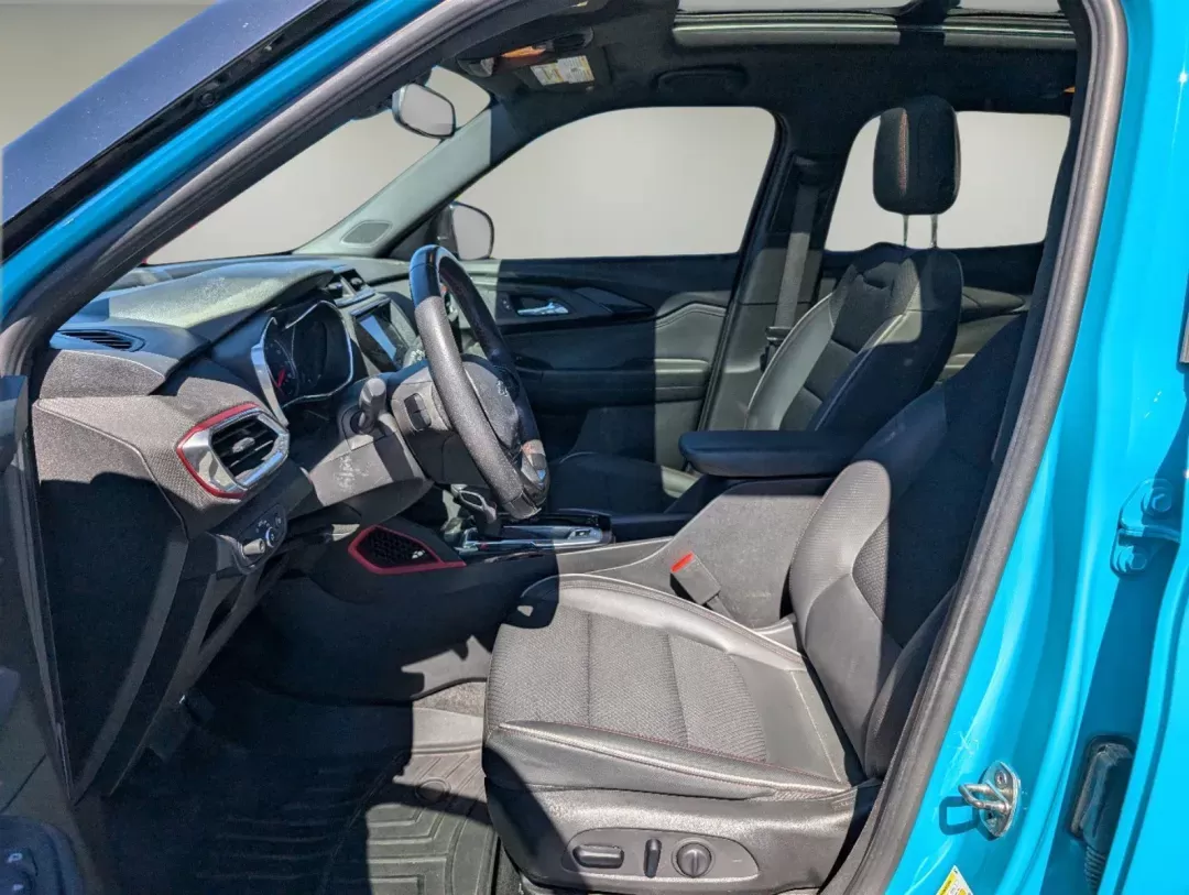 2021 /Jet Black with Red accents Chevrolet Trailblazer RS (KL79MUSL5MB) with an Gas I3 1.3L/ engine, 9-Speed Automatic transmission, located at 521 Old Farm Lane Rd, Prattville, AL, 36066, (334) 325-1505, 32.482460, -86.416367 - 2021 Chevrolet Trailblazer RS - Photo#10