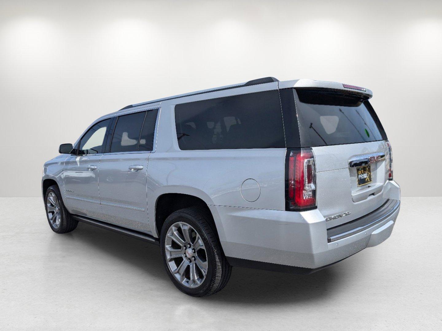 2016 /Jet Black GMC Yukon XL Denali (1GKS2HKJ9GR) with an Gas V8 6.2L/378 engine, 8-Speed Automatic transmission, located at 3959 U.S. 80 W, Phenix City, AL, 36870, (334) 297-4885, 32.469296, -85.135185 - 2016 GMC Yukon XL Denali - Photo#6