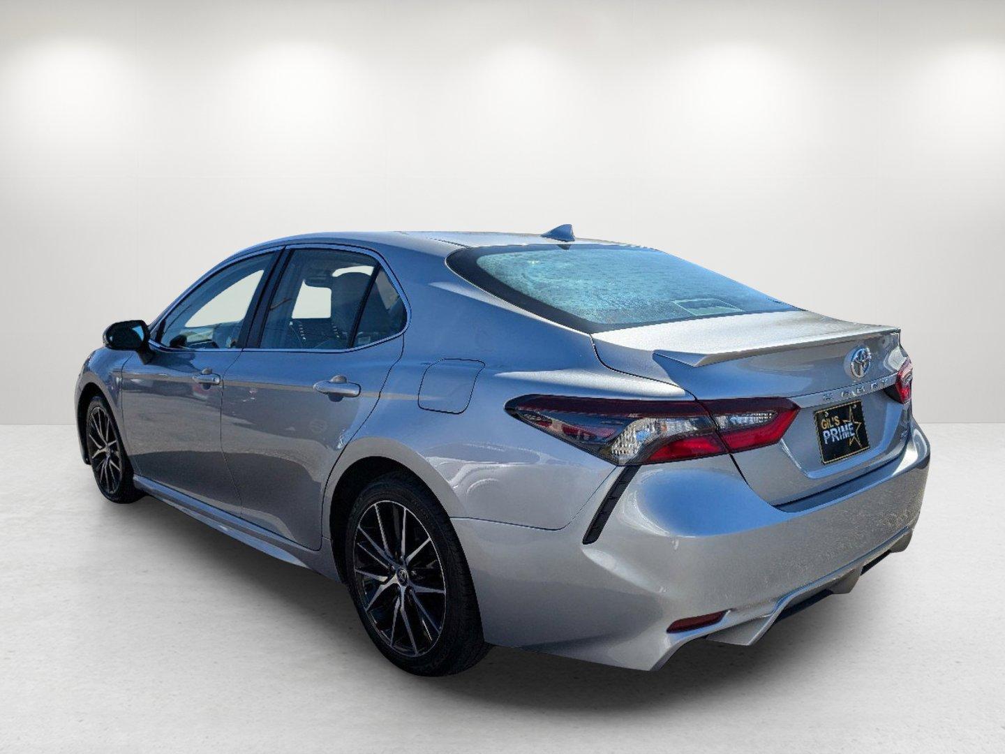 2022 Toyota Camry SE (4T1G11AKXNU) with an Regular Unleaded I-4 2.5 L/152 engine, 8-Speed Automatic w/OD transmission, located at 521 Old Farm Lane Rd, Prattville, AL, 36066, (334) 325-1505, 32.482460, -86.416367 - 2022 Toyota Camry SE - Photo#6