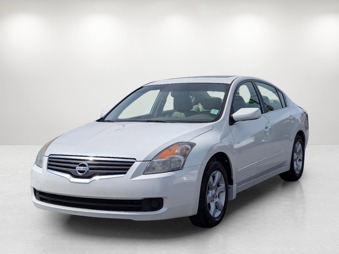 2009 /Blonde Nissan Altima 2.5 SL (1N4AL21EX9N) with an Gas I4 2.5L/ engine, 1-Speed Continuously Variable transmission, located at 3959 U.S. 80 W, Phenix City, AL, 36870, (334) 297-4885, 32.469296, -85.135185 - 2009 Nissan Altima 2.5 SL - Photo#0