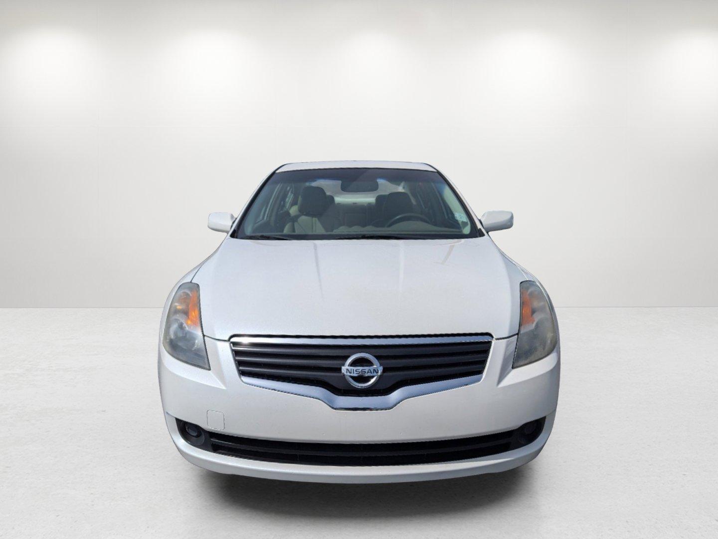 2009 /Blonde Nissan Altima 2.5 SL (1N4AL21EX9N) with an Gas I4 2.5L/ engine, 1-Speed Continuously Variable transmission, located at 3959 U.S. 80 W, Phenix City, AL, 36870, (334) 297-4885, 32.469296, -85.135185 - 2009 Nissan Altima 2.5 SL - Photo#1