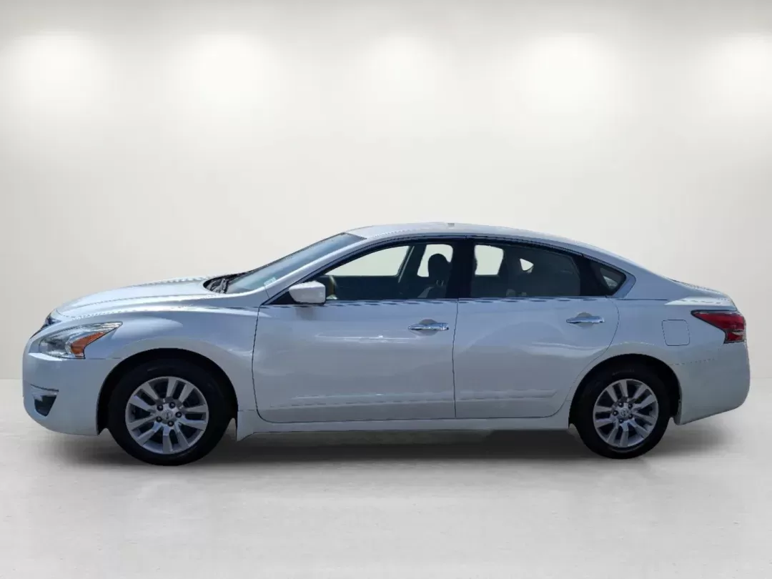 2015 /Charcoal Nissan Altima 2.5 S (1N4AL3AP8FC) with an Regular Unleaded I-4 2.5 L/152 engine, 1-Speed CVT w/OD transmission, located at 1430 Gateway Drive, Opelika, AL, 36801, (334) 239-0944, 32.637871, -85.409790 - 2015 Nissan Altima 2.5 S - Photo#1