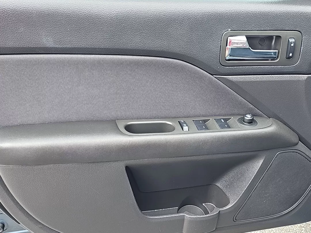 2012 /Charcoal Black Ford9 Fusion SE (3FAHP0HA0CR) with an Other engine, located at 804 22nd Ave, Phenix City, AL, 36870, (334) 297-1860, 32.484749, -85.024475 - ### Discover the 2012 Ford Fusion SE: Your Affordable Family Sedan Awaits!<br /> <br /> Are you a budget-conscious buyer searching for a reliable yet stylish sedan that fits your family's active lifestyle? Look no further! The 2012 Ford Fusion SE, now available at Gils Auto in Phenix City, AL, is th - Photo#8