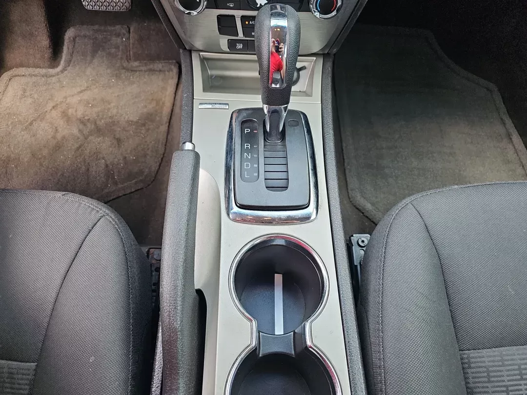 2012 /Charcoal Black Ford Fusion SE (3FAHP0HA0CR) with an Gas I4 2.5L/152 engine, 6-Speed Automatic transmission, located at 7000 Northlake Connector, Columbus, GA, 31904, (706) 987-8085, 32.524975, -84.978134 - 2012 Ford Fusion SE - Photo#13