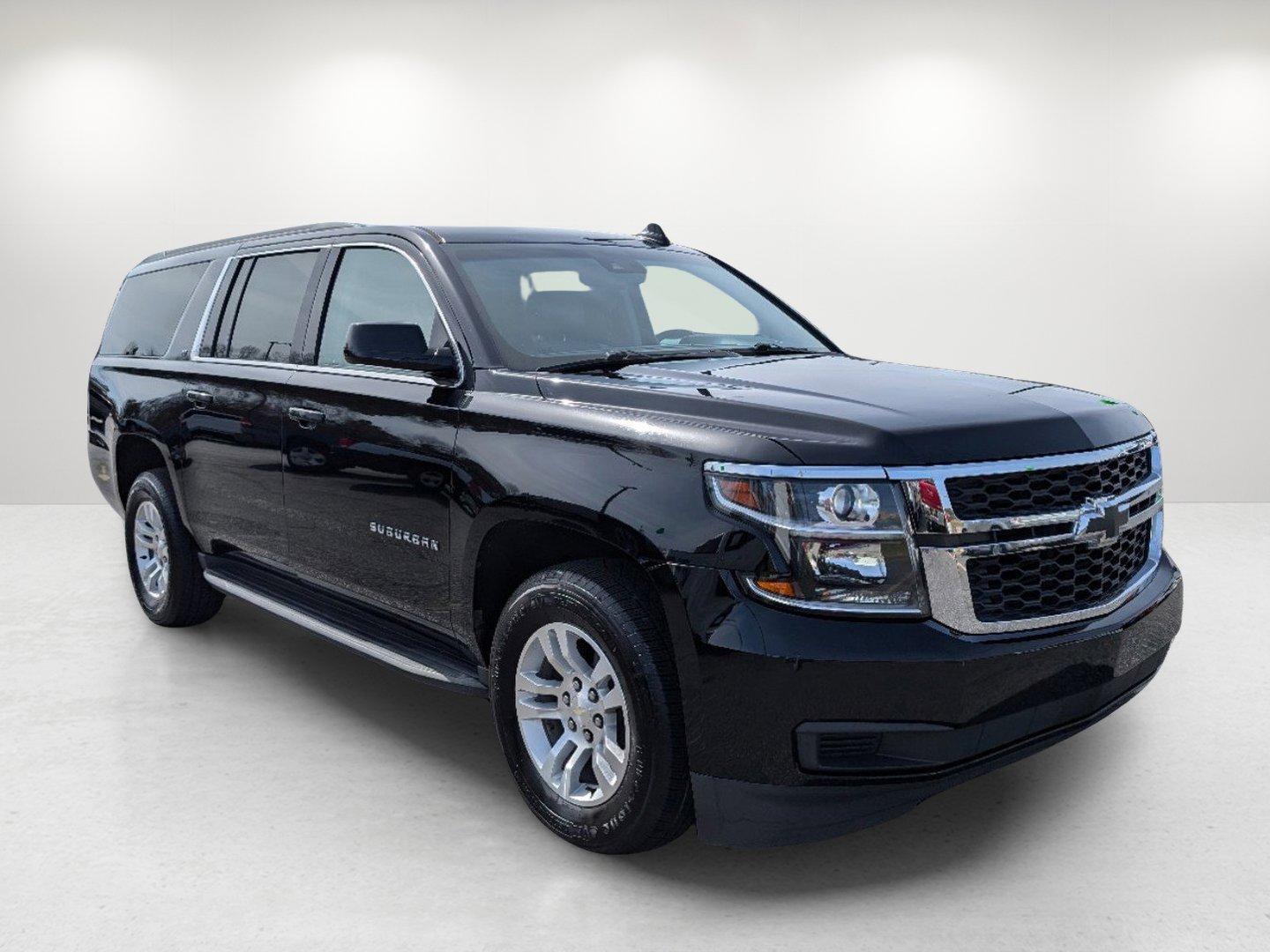 2020 /Jet Black/Dark Ash Chevrolet Suburban LT (1GNSCHKC7LR) with an Gas/Ethanol V8 5.3L/ engine, 6-Speed Automatic transmission, located at 3959 U.S. 80 W, Phenix City, AL, 36870, (334) 297-4885, 32.469296, -85.135185 - 2020 Chevrolet Suburban LT - Photo#2