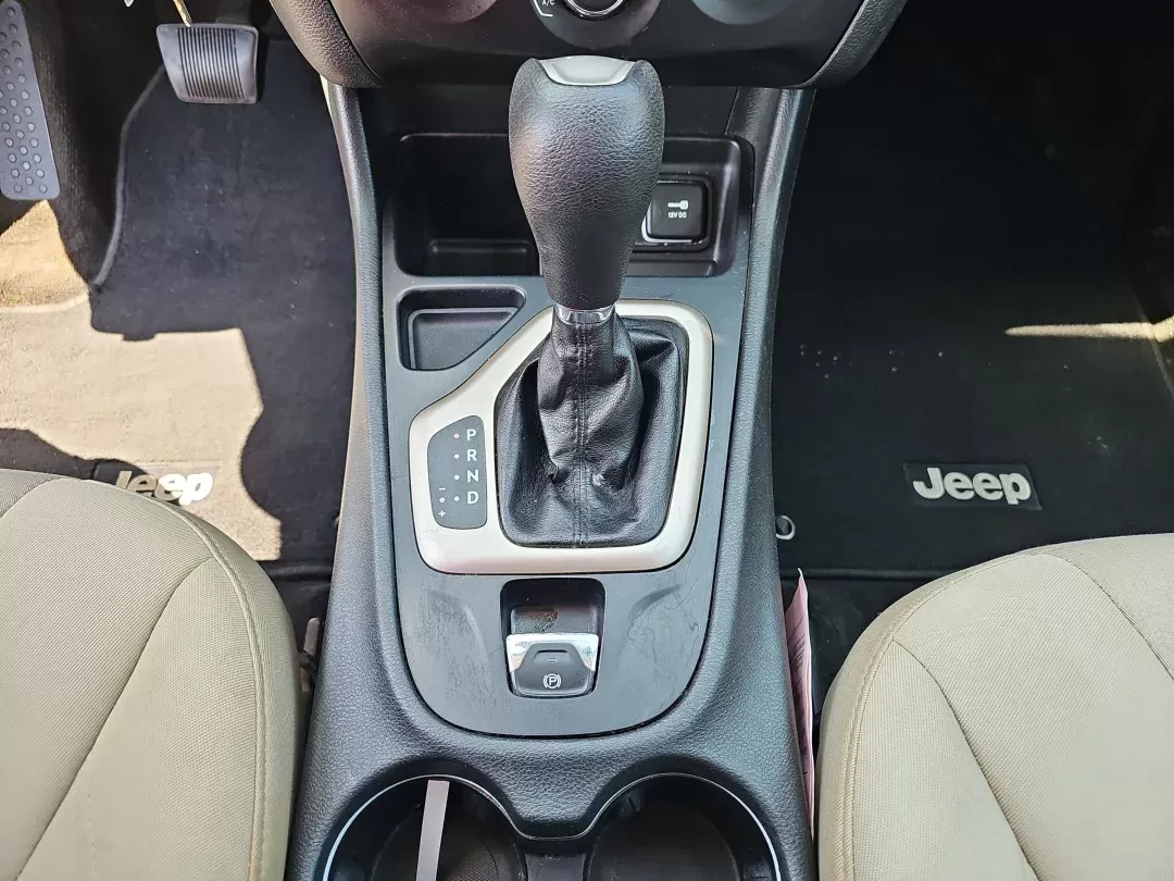 2015 /Lt Frost Beige/Black Jeep Cherokee Sport (1C4PJLAB3FW) with an Other engine, located at 3959 U.S. 80 W, Phenix City, AL, 36870, (334) 297-4885, 32.469296, -85.135185 - **Explore the Open Road in Style with the 2015 Jeep Cherokee Sport!**<br /> <br /> Are you ready for your next adventure? Whether you're looking for a weekend getaway, a reliable commuter vehicle for your daily grind, or a spacious ride for your growing family, the 2015 Jeep Cherokee Sport is the pe - Photo#12