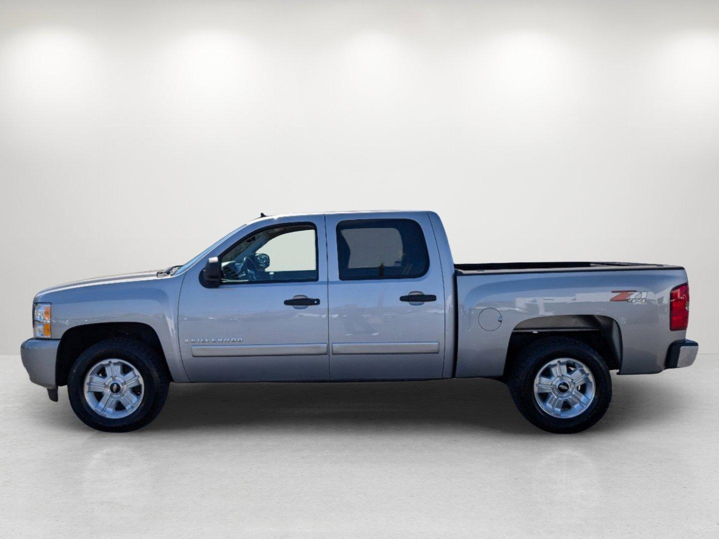 2007 /Ebony Chevrolet Silverado 1500 LT w/1LT (2GCEK13M371) with an Gas V8 5.3L/323 engine, 4-Speed Automatic w/OD transmission, located at 3959 U.S. 80 W, Phenix City, AL, 36870, (334) 297-4885, 32.469296, -85.135185 - 2007 Chevrolet Silverado 1500 LT w/1LT - Photo#7