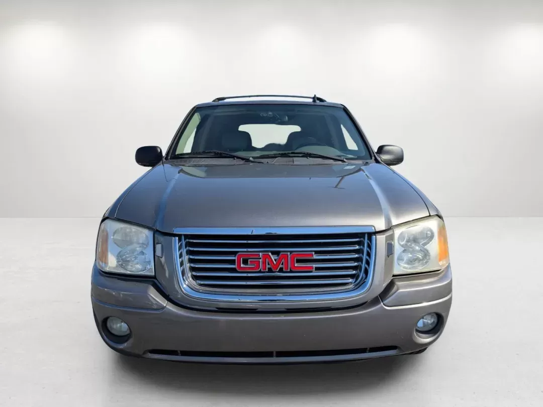 2006 /Light Gray GMC Envoy SLT (1GKDS13S662) with an Gas I6 4.2L/254 engine, 4-Speed Automatic w/OD transmission, located at 1430 Gateway Drive, Opelika, AL, 36801, (334) 239-0944, 32.637871, -85.409790 - 2006 GMC Envoy SLT - Photo#1