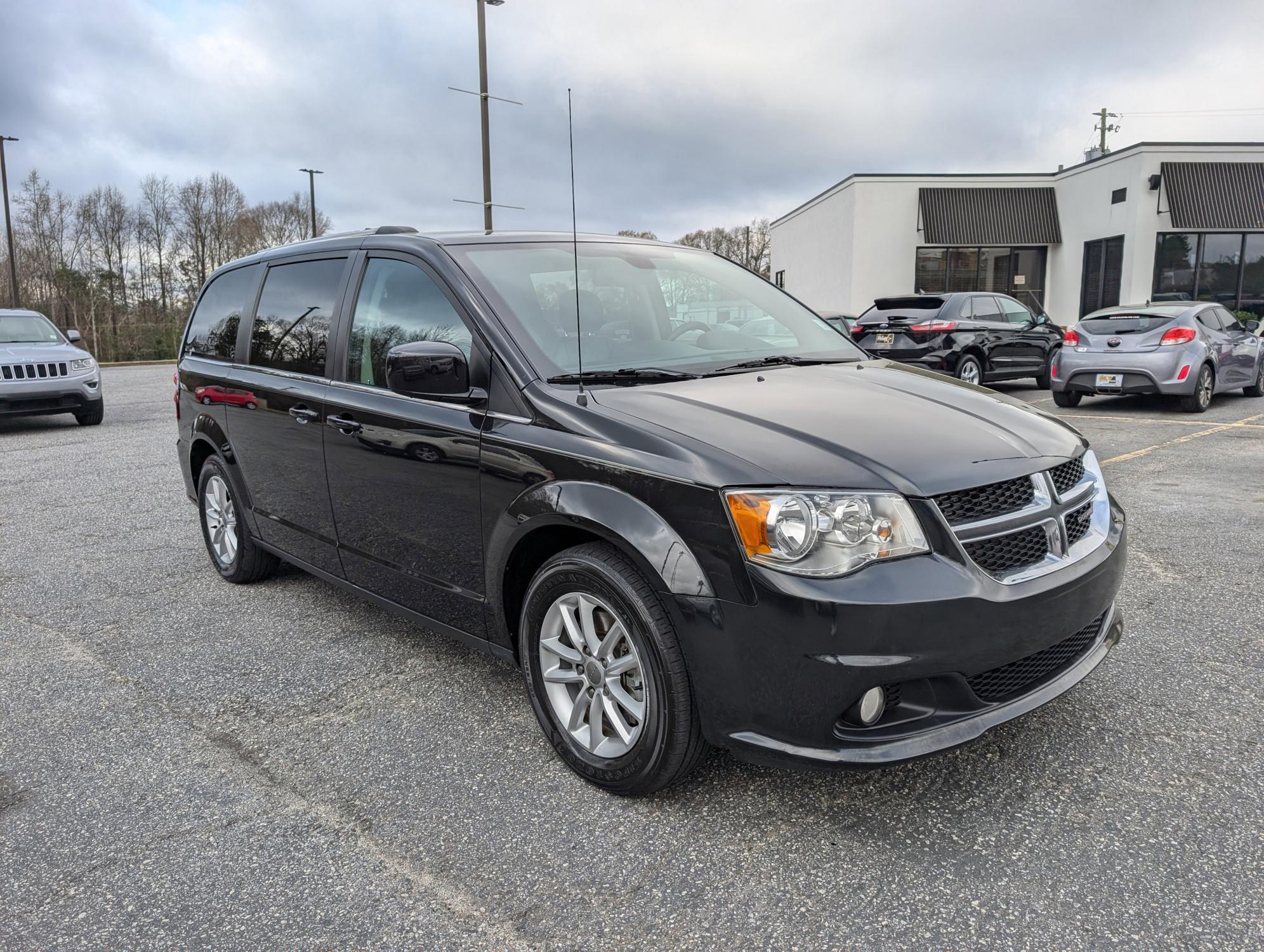 2018 /Black/Light Graystone Dodge Grand Caravan SXT (2C4RDGCG7JR) with an Regular Unleaded V-6 3.6 L/220 engine, 6-Speed Multi-Speed Automatic w/OD transmission, located at 7000 Northlake Connector, Columbus, GA, 31904, (706) 987-8085, 32.524975, -84.978134 - 2018 Dodge Grand Caravan SXT - Photo#2