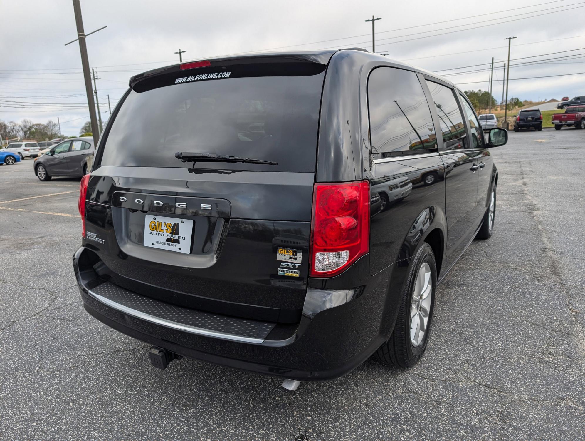 2018 /Black/Light Graystone Dodge Grand Caravan SXT (2C4RDGCG7JR) with an Regular Unleaded V-6 3.6 L/220 engine, 6-Speed Multi-Speed Automatic w/OD transmission, located at 7000 Northlake Connector, Columbus, GA, 31904, (706) 987-8085, 32.524975, -84.978134 - 2018 Dodge Grand Caravan SXT - Photo#4