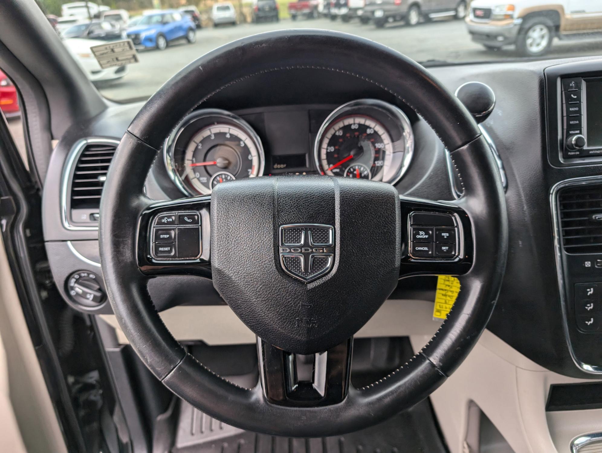 2018 /Black/Light Graystone Dodge Grand Caravan SXT (2C4RDGCG7JR) with an Regular Unleaded V-6 3.6 L/220 engine, 6-Speed Multi-Speed Automatic w/OD transmission, located at 7000 Northlake Connector, Columbus, GA, 31904, (706) 987-8085, 32.524975, -84.978134 - 2018 Dodge Grand Caravan SXT - Photo#16