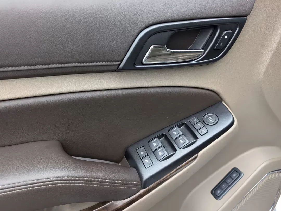 2019 /Cocoa/Dune Chevrolet Tahoe LT (1GNSCBKC9KR) with an Gas/Ethanol V8 5.3L/ engine, 6-Speed Automatic transmission, located at 5115 14th Ave., Columbus, GA, 31904, (706) 323-0345, 32.511494, -84.971046 - 2019 Chevrolet Tahoe LT - Photo#8