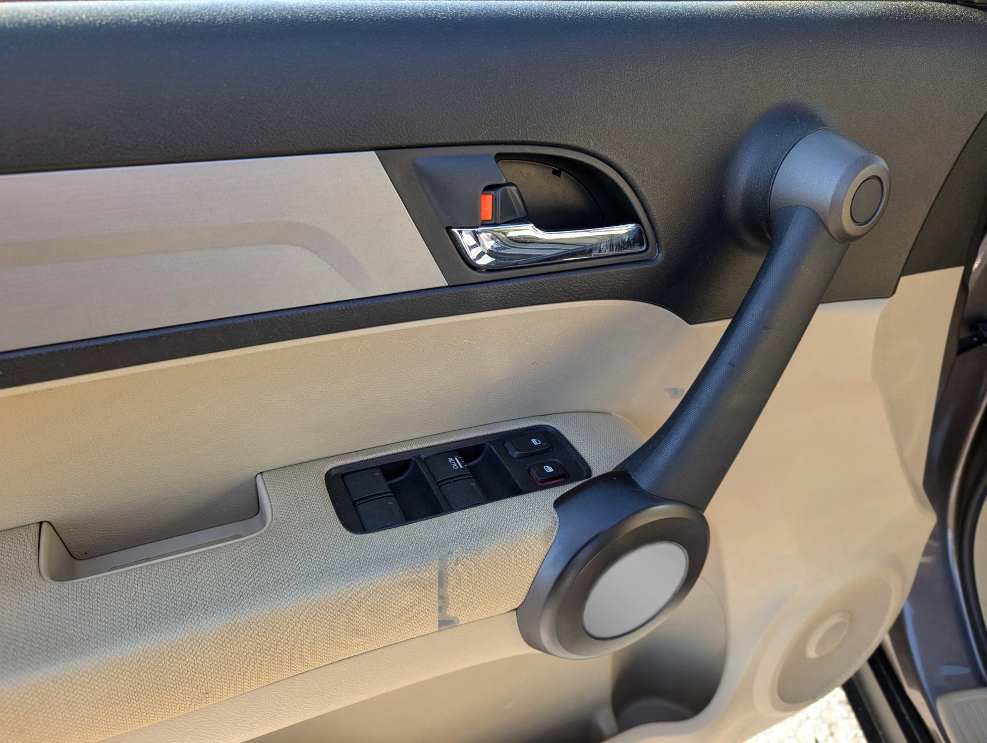 2011 Honda CR-V EX (3CZRE3H51BG) with an Gas I4 2.4L/144 engine, 5-Speed Automatic transmission, located at 521 Old Farm Lane Rd, Prattville, AL, 36066, (334) 325-1505, 32.482460, -86.416367 - 2011 Honda CR-V EX - Photo#8