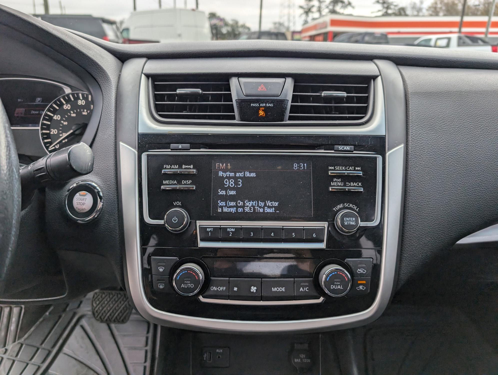 2018 /Charcoal Nissan Altima 2.5 SV (1N4AL3AP1JC) with an Regular Unleaded I-4 2.5 L/152 engine, 1-Speed CVT w/OD transmission, located at 3959 U.S. 80 W, Phenix City, AL, 36870, (334) 297-4885, 32.469296, -85.135185 - 2018 Nissan Altima 2.5 SV - Photo#14