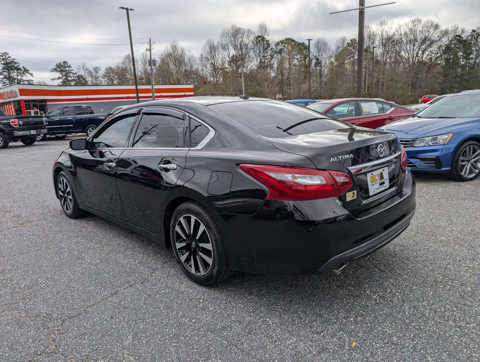 2018 /Charcoal Nissan Altima 2.5 SV (1N4AL3AP1JC) with an Regular Unleaded I-4 2.5 L/152 engine, 1-Speed CVT w/OD transmission, located at 3959 U.S. 80 W, Phenix City, AL, 36870, (334) 297-4885, 32.469296, -85.135185 - 2018 Nissan Altima 2.5 SV - Photo#6