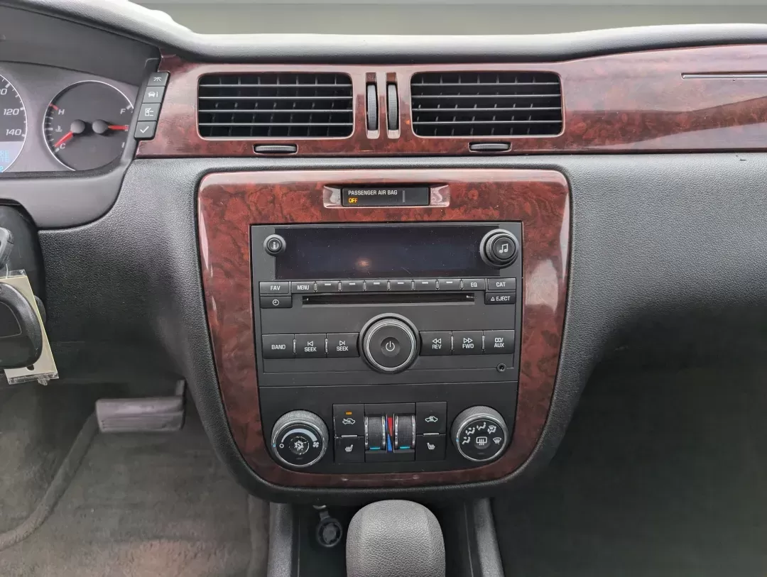 2008 /Ebony Chevrolet Impala LT (2G1WT58K889) with an Gas/Ethanol V6 3.5L/214 engine, 4-Speed Automatic w/OD transmission, located at 521 Old Farm Lane Rd, Prattville, AL, 36066, (334) 325-1505, 32.482460, -86.416367 - 2008 Chevrolet Impala LT - Photo#15