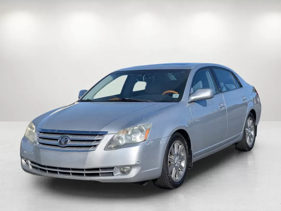 2006 Toyota Avalon Limited (4T1BK36B36U) with an Gas V6 3.5L/211 engine, 5-Speed Automatic w/OD transmission, located at 1430 Gateway Drive, Opelika, AL, 36801, (334) 239-0944, 32.637871, -85.409790 - 2006 Toyota Avalon Limited - Photo#0