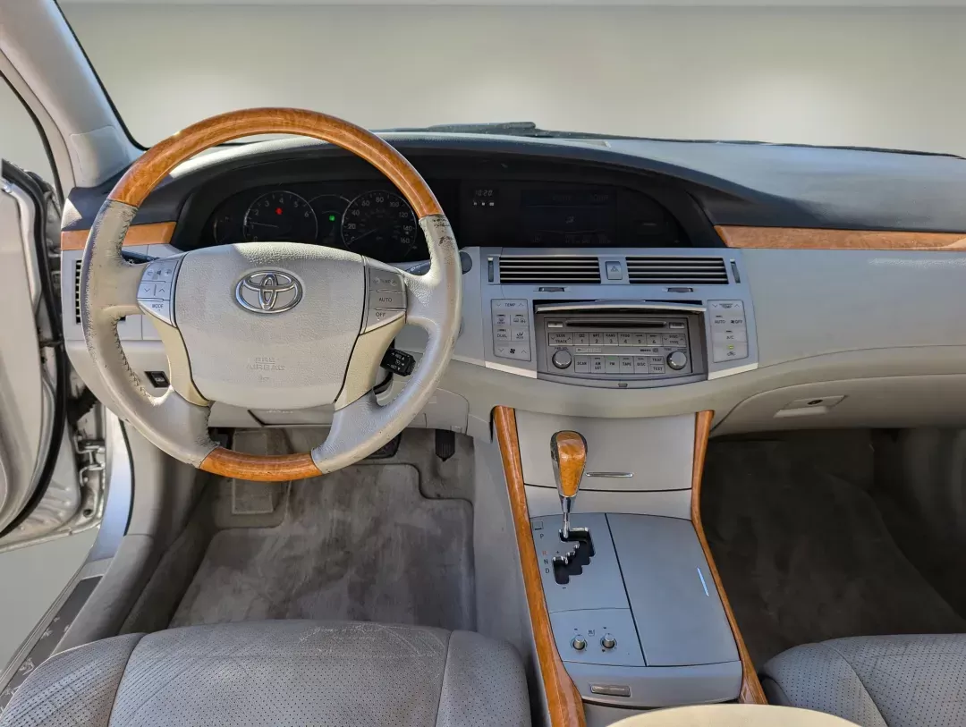 2006 Toyota Avalon Limited (4T1BK36B36U) with an Gas V6 3.5L/211 engine, 5-Speed Automatic w/OD transmission, located at 1430 Gateway Drive, Opelika, AL, 36801, (334) 239-0944, 32.637871, -85.409790 - 2006 Toyota Avalon Limited - Photo#10