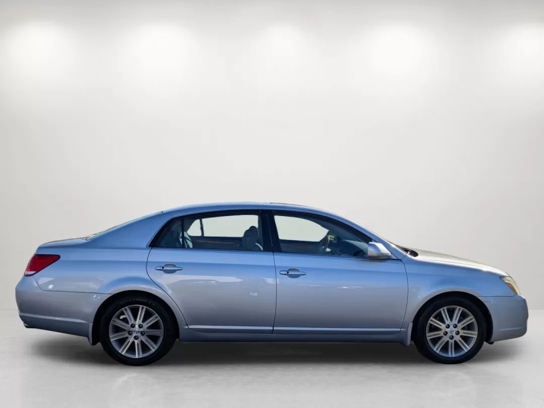 2006 Toyota Avalon Limited (4T1BK36B36U) with an Other engine, located at 7000 Northlake Connector, Columbus, GA, 31904, (706) 987-8085, 32.524975, -84.978134 - **Experience Comfort and Reliability with This 2006 Toyota Avalon Limited at Gils Auto in Phenix City!**<br /> <br /> If you're looking for a car that balances comfort, style, and performance, the 2006 Toyota Avalon Limited is the perfect choice for your daily commute, family outings, or weekend adv - Photo#3