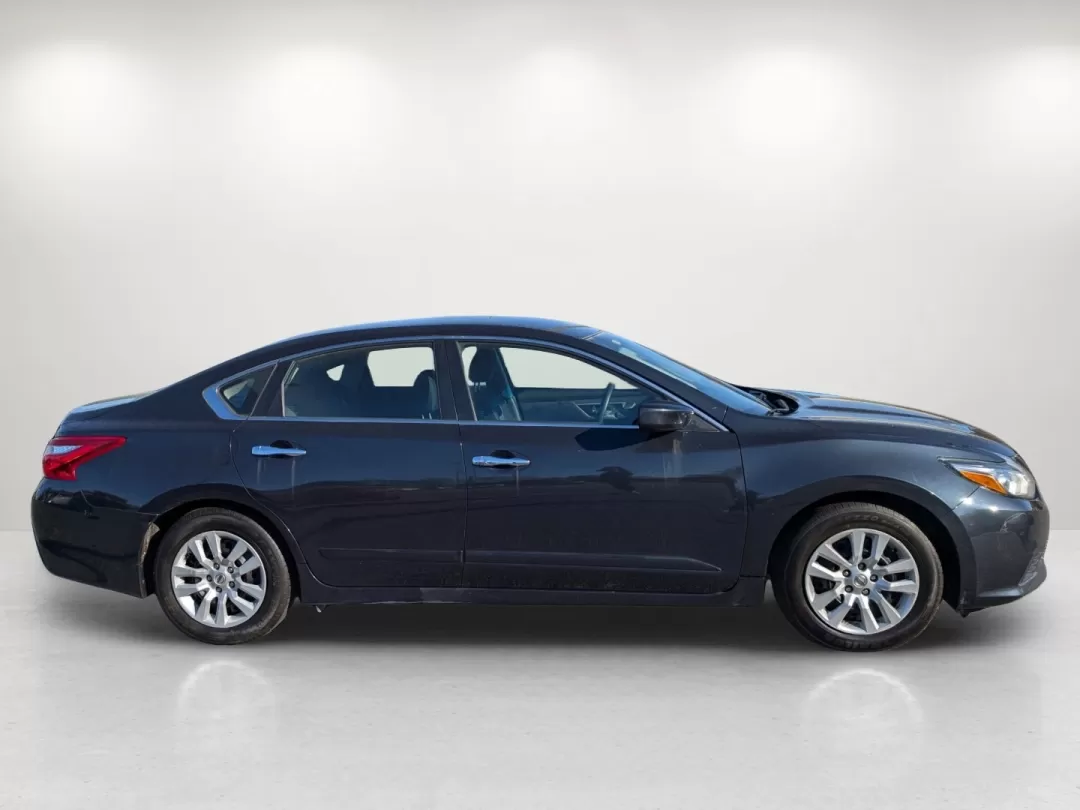 2017 /Charcoal Nissan Altima 2.5 S (1N4AL3AP3HC) with an Other engine, located at 3959 U.S. 80 W, Phenix City, AL, 36870, (334) 297-4885, 32.469296, -85.135185 - 2017 Nissan Altima 2.5 S - Photo#5