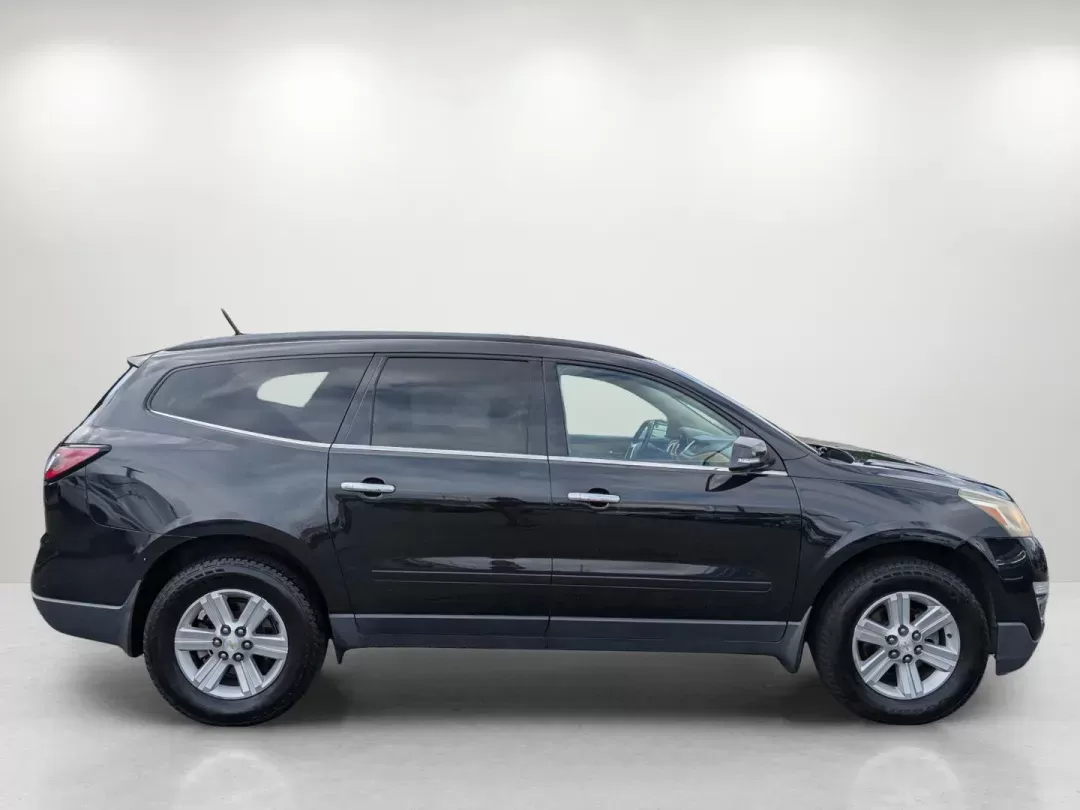 2014 /Ebony/Mojave Chevrolet Traverse LT (1GNKRHKD6EJ) with an Gas V6 3.6L/217 engine, 6-Speed Automatic transmission, located at 804 22nd Ave, Phenix City, AL, 36870, (334) 297-1860, 32.484749, -85.024475 - **Explore the Open Road with the 2014 Chevrolet Traverse LT Perfect for Growing Families!**<br /> <br /> Are you in the market for a spacious and reliable SUV that can accommodate your family's adventures? Look no further than this 2014 Chevrolet Traverse LT, available exclusively at **Gils Auto**, - Photo#3