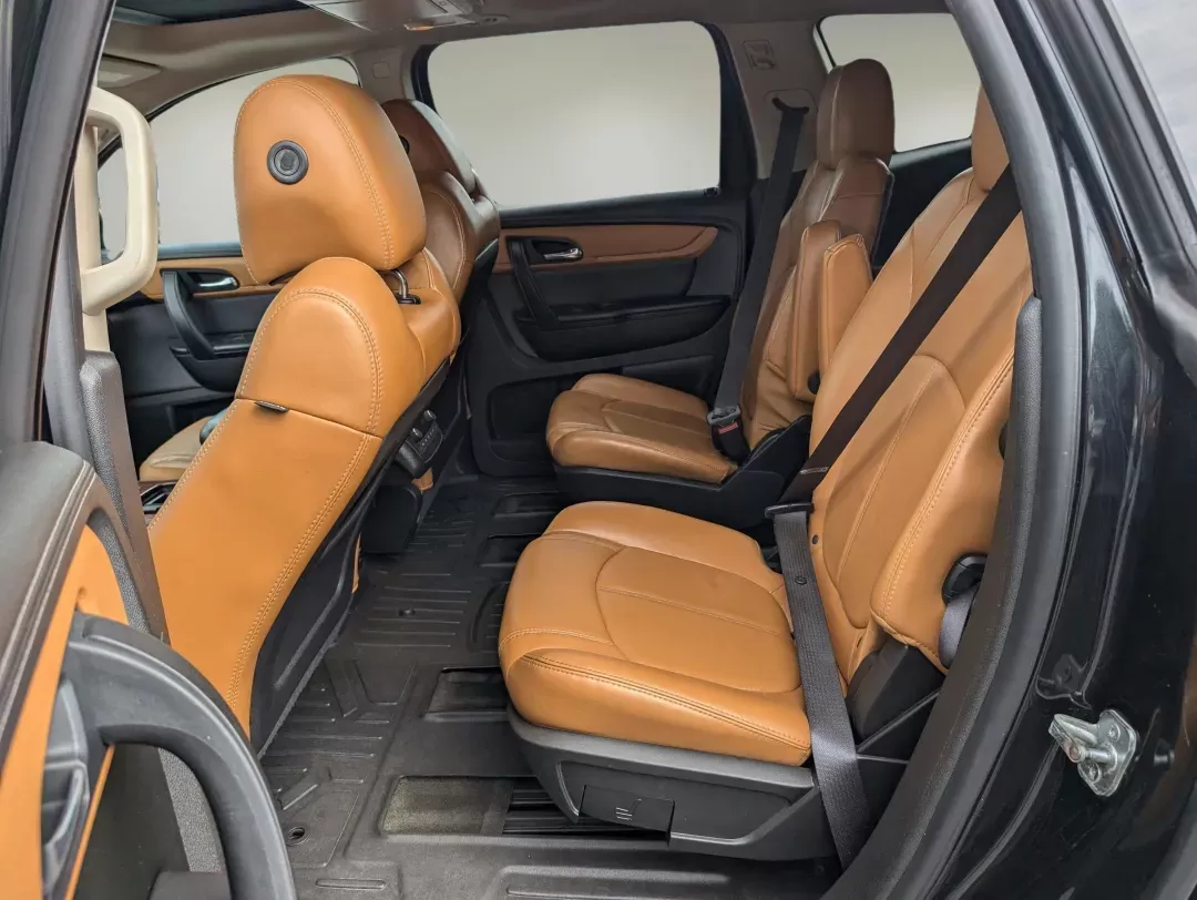 2014 /Ebony/Mojave Chevrolet Traverse LT (1GNKRHKD6EJ) with an Gas V6 3.6L/217 engine, 6-Speed Automatic transmission, located at 804 22nd Ave, Phenix City, AL, 36870, (334) 297-1860, 32.484749, -85.024475 - **Explore the Open Road with the 2014 Chevrolet Traverse LT Perfect for Growing Families!**<br /> <br /> Are you in the market for a spacious and reliable SUV that can accommodate your family's adventures? Look no further than this 2014 Chevrolet Traverse LT, available exclusively at **Gils Auto**, - Photo#10