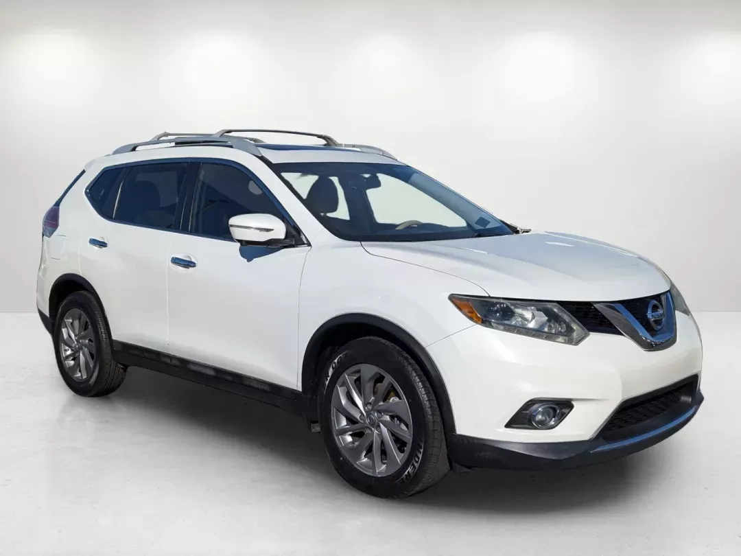 2015 /Almond Nissan Rogue SL (5N1AT2MT5FC) with an Regular Unleaded I-4 2.5 L/152 engine, 1-Speed CVT w/OD transmission, located at 3959 U.S. 80 W, Phenix City, AL, 36870, (334) 297-4885, 32.469296, -85.135185 - 2015 Nissan Rogue SL - Photo#3