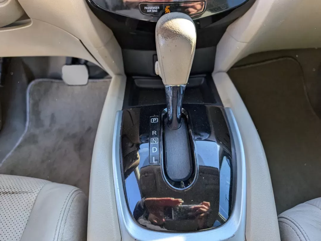 2015 /Almond Nissan Rogue SL (5N1AT2MT5FC) with an Regular Unleaded I-4 2.5 L/152 engine, 1-Speed CVT w/OD transmission, located at 3959 U.S. 80 W, Phenix City, AL, 36870, (334) 297-4885, 32.469296, -85.135185 - 2015 Nissan Rogue SL - Photo#14