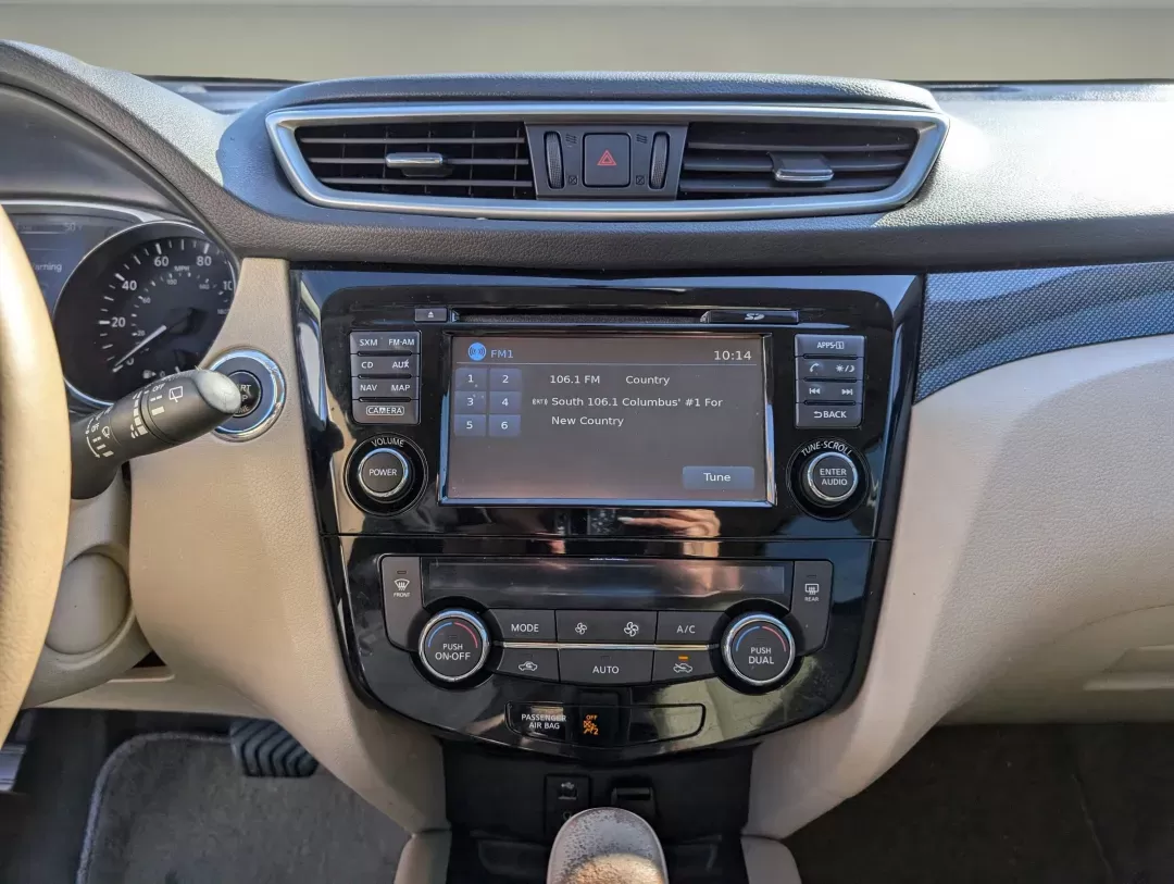 2015 /Almond Nissan Rogue SL (5N1AT2MT5FC) with an Regular Unleaded I-4 2.5 L/152 engine, 1-Speed CVT w/OD transmission, located at 3959 U.S. 80 W, Phenix City, AL, 36870, (334) 297-4885, 32.469296, -85.135185 - 2015 Nissan Rogue SL - Photo#15