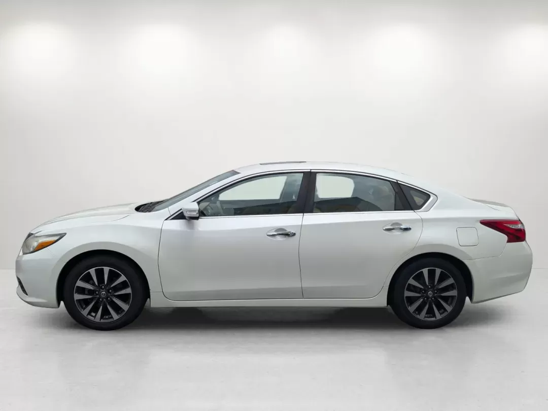 2016 /Beige Nissan Altima 2.5 SL (1N4AL3APXGC) with an Regular Unleaded I-4 2.5 L/152 engine, 1-Speed CVT w/OD transmission, located at 5115 14th Ave., Columbus, GA, 31904, (706) 323-0345, 32.511494, -84.971046 - 2016 Nissan Altima 2.5 SL - Photo#7