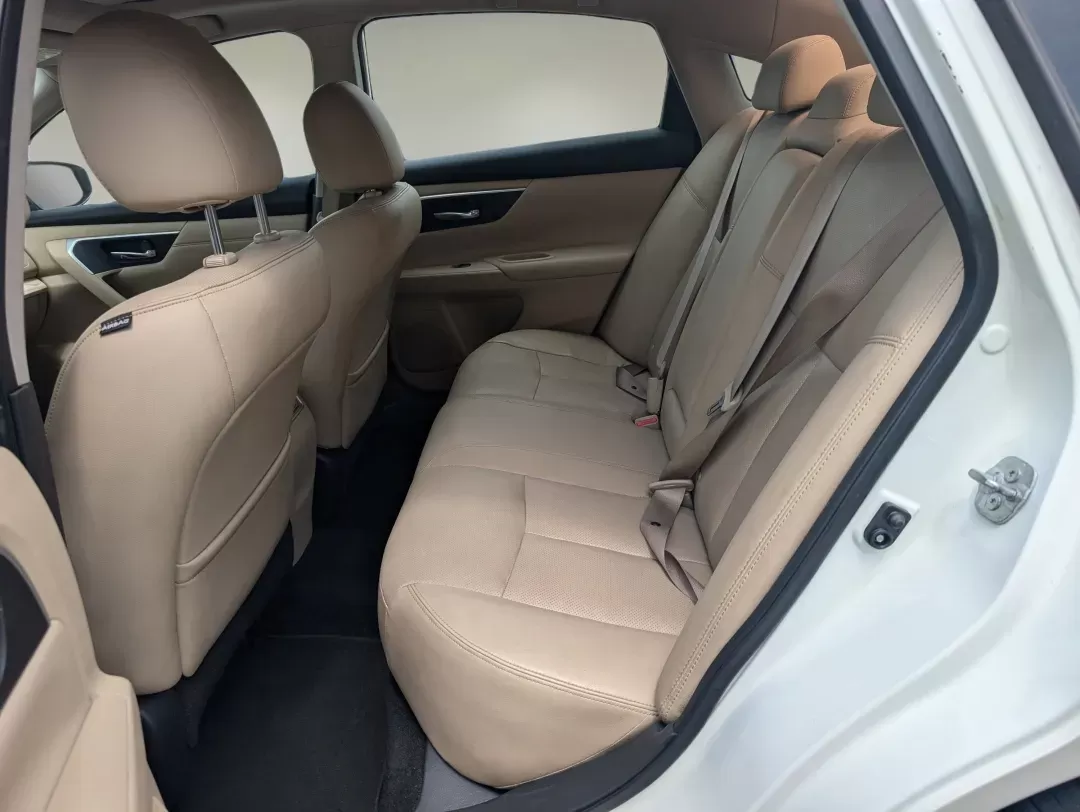 2016 /Beige Nissan Altima 2.5 SL (1N4AL3APXGC) with an Regular Unleaded I-4 2.5 L/152 engine, 1-Speed CVT w/OD transmission, located at 5115 14th Ave., Columbus, GA, 31904, (706) 323-0345, 32.511494, -84.971046 - 2016 Nissan Altima 2.5 SL - Photo#10